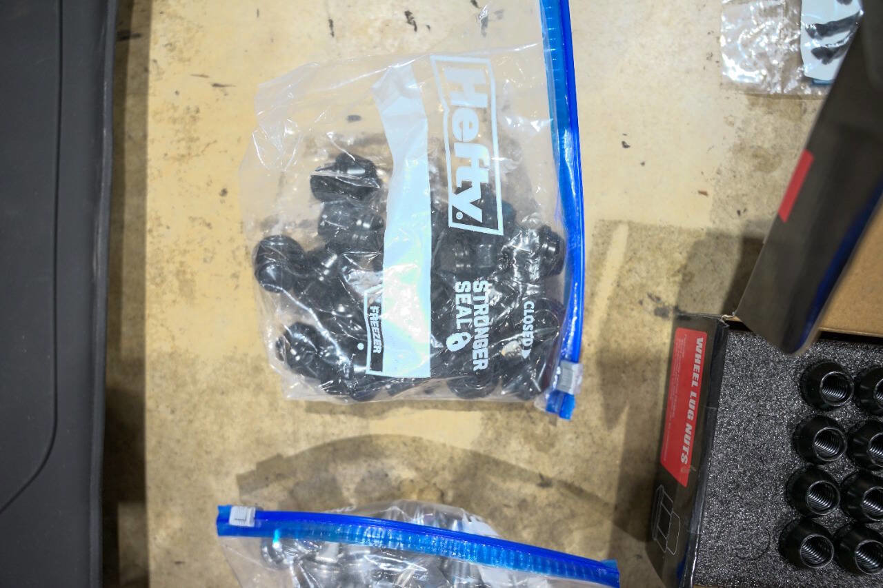 Used 2023 Ford Bronco Badlands image 21