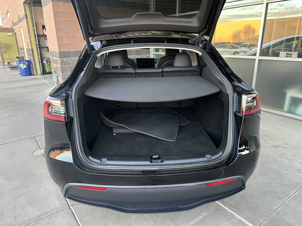 Used 2024 Tesla Model Y Long Range image 40