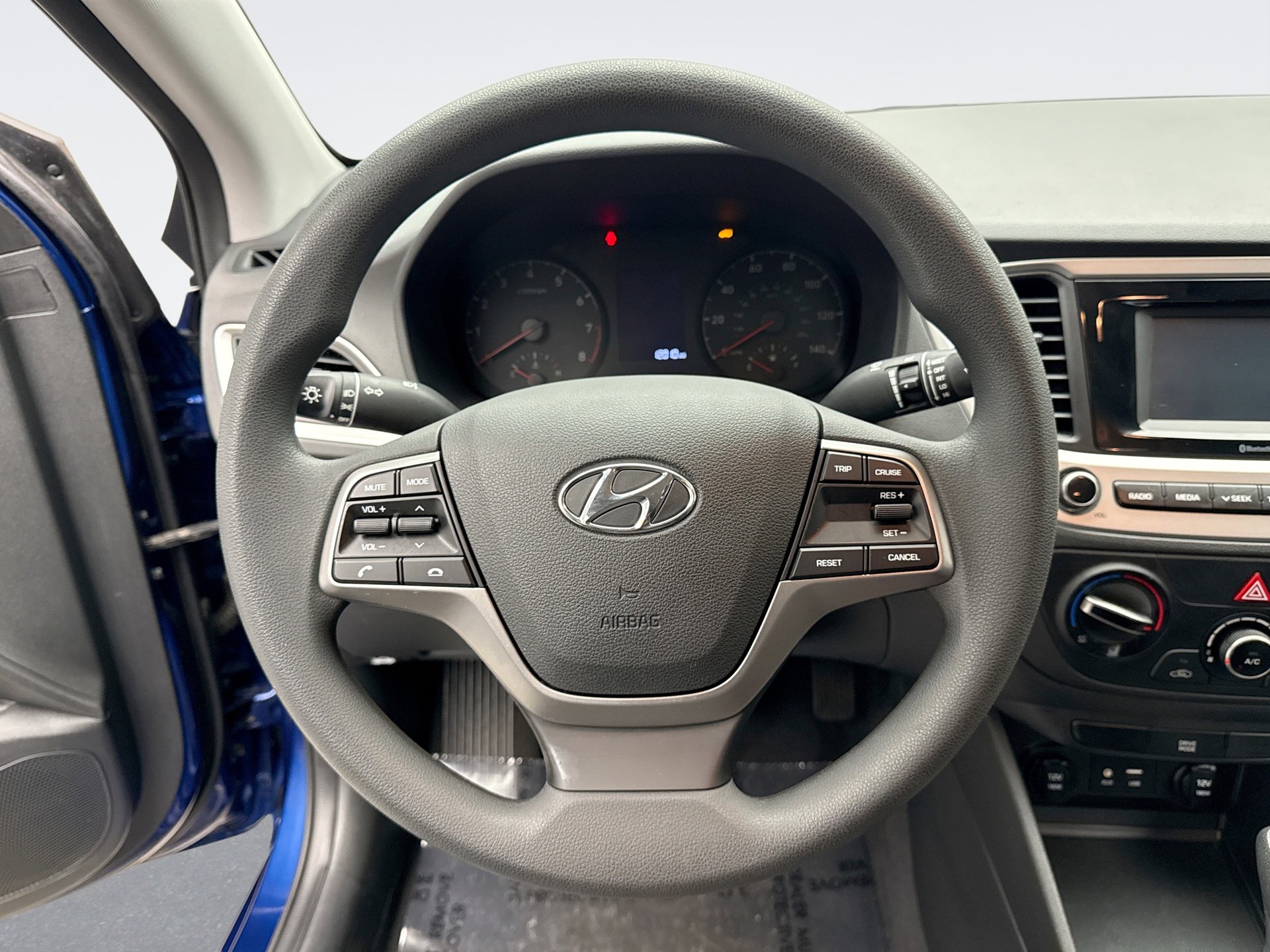 Used 2022 Hyundai Accent SE image 12