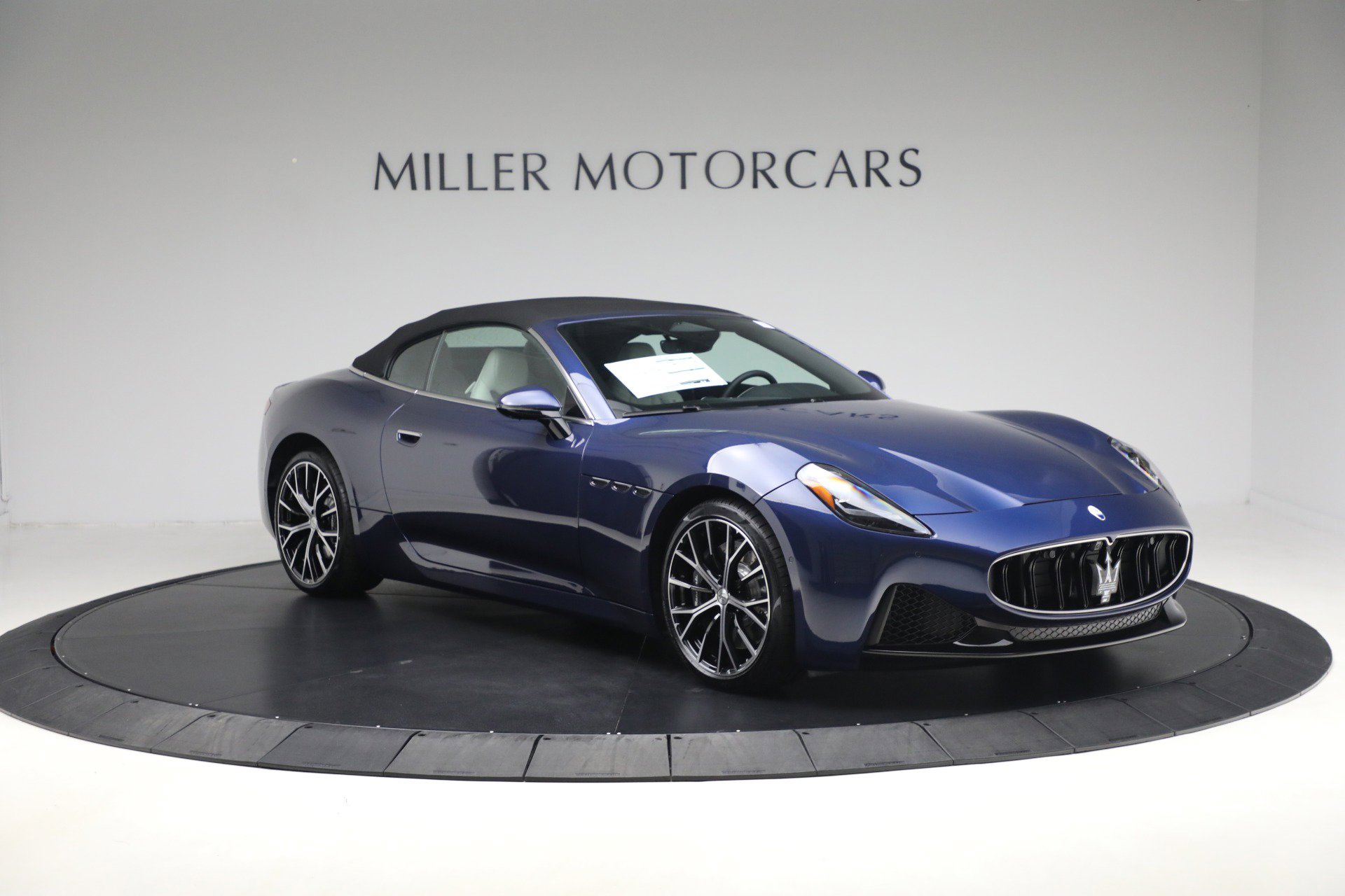 New 2026 Maserati GranCabrio Modena image 9