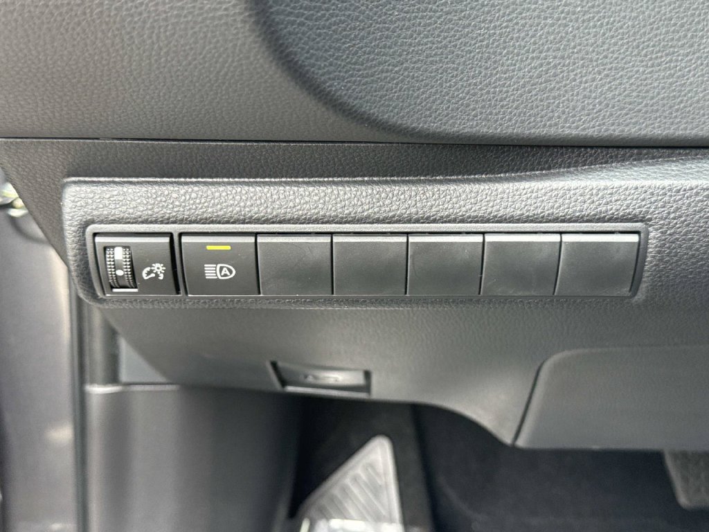 Used 2025 Toyota Corolla SE FWD image 39