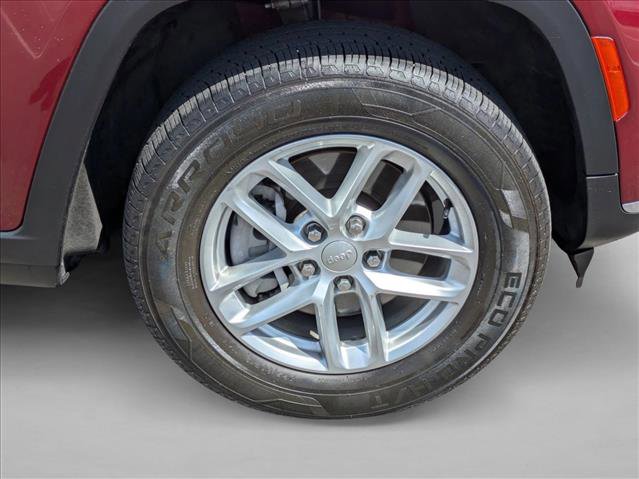 Used 2023 Jeep Grand Cherokee L Laredo AWD/4WD image 25