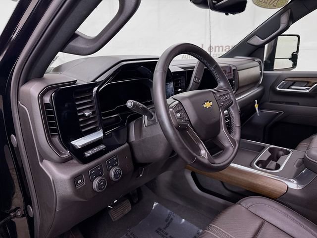 Used 2025 Chevrolet Silverado 2500 High Country w/ Technology Package image 12