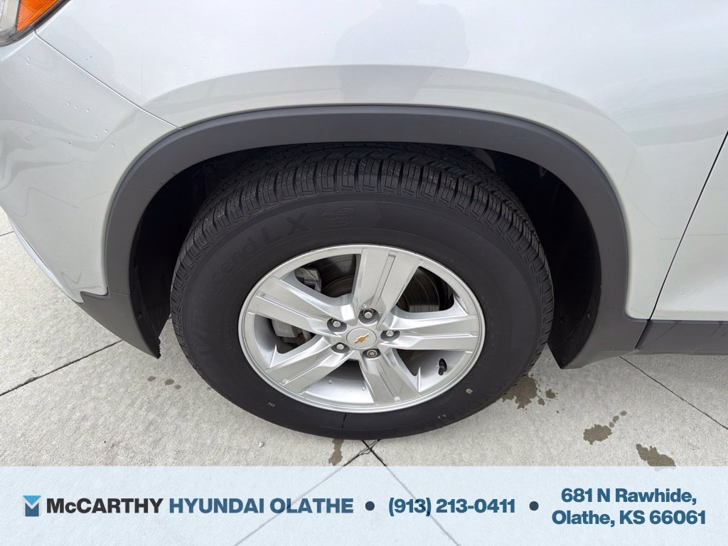 Used 2020 Chevrolet Trax LT w/ LT Convenience Package FWD image 17