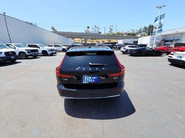 Used 2025 Volvo V60 B5 Cross Country Plus AWD/4WD image 7