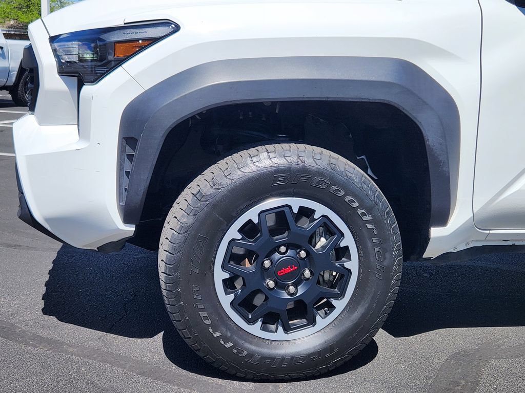 Used 2024 Toyota Tacoma TRD Off-Road AWD/4WD image 11