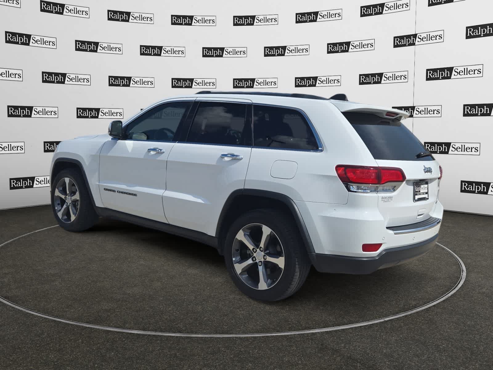 Used 2020 Jeep Grand Cherokee Limited RWD image 4
