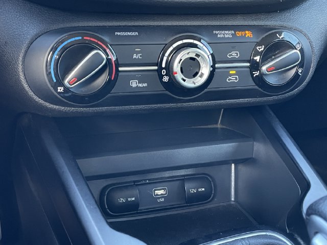 Used 2025 Kia Soul LX w/ LX Technology Package FWD image 18