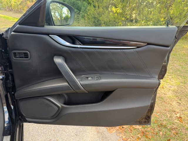 Used 2022 Maserati Ghibli Modena image 14