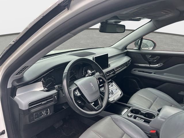 Used 2022 Lincoln Corsair AWD w/ Premium Package image 3