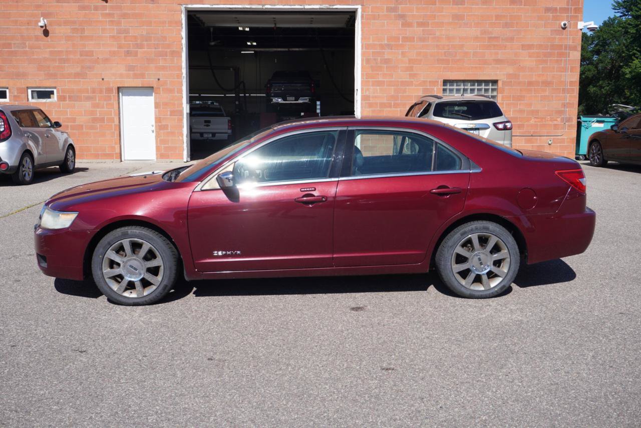 Used 2006 Lincoln Zephyr FWD image 2