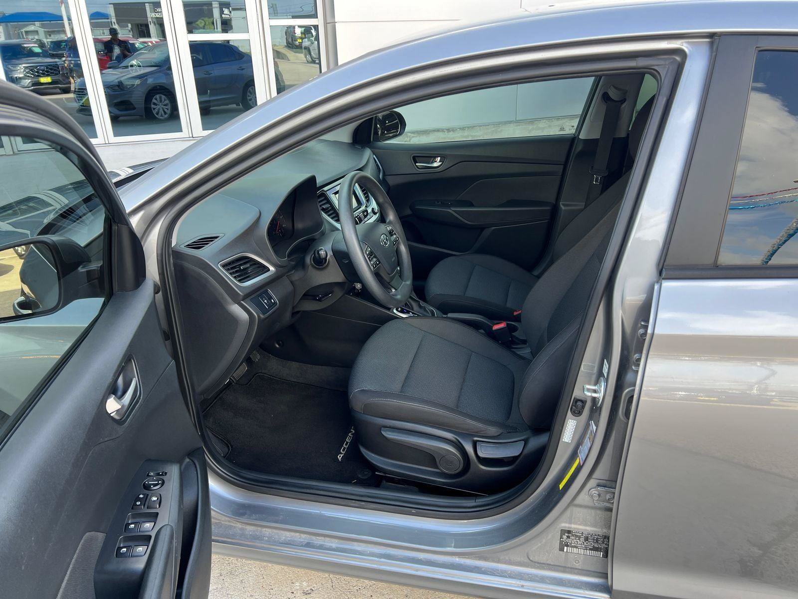 Used 2022 Hyundai Accent SE FWD image 9