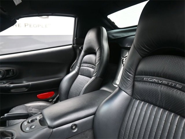 Used 2004 Chevrolet Corvette Convertible w/ Preferred Equipment Group image 16