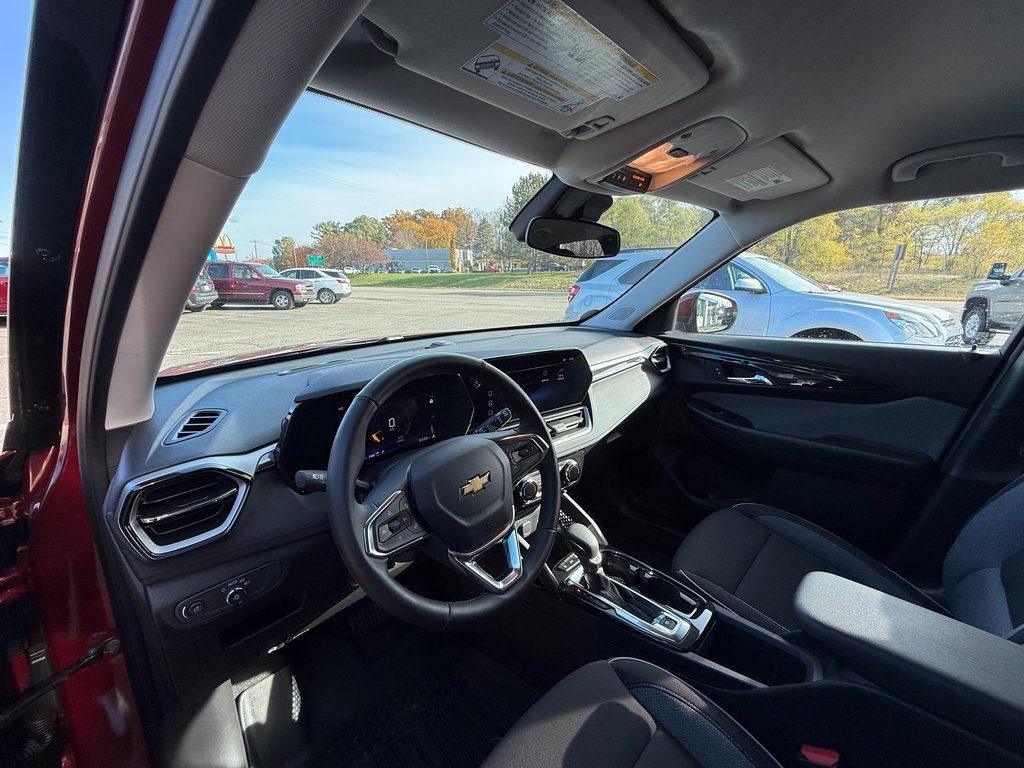 Certified 2025 Chevrolet TrailBlazer LT w/ LT Cold Weather Package image 14