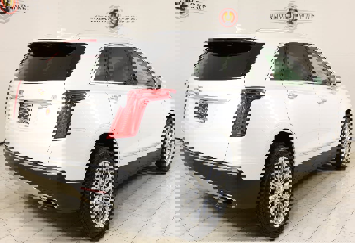 Used 2017 Cadillac XT5 Platinum image 3