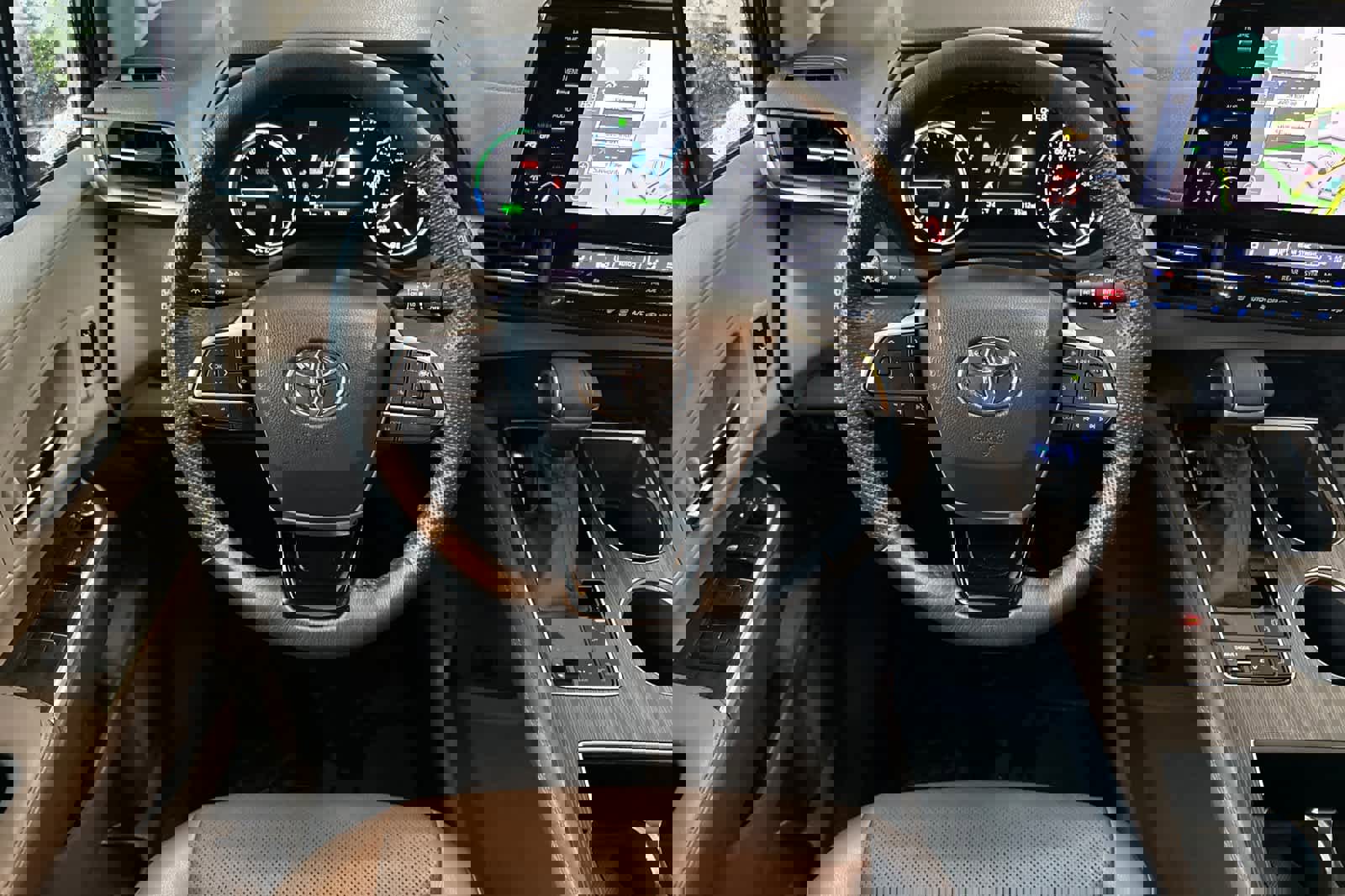 Used 2022 Toyota Sienna Limited image 14