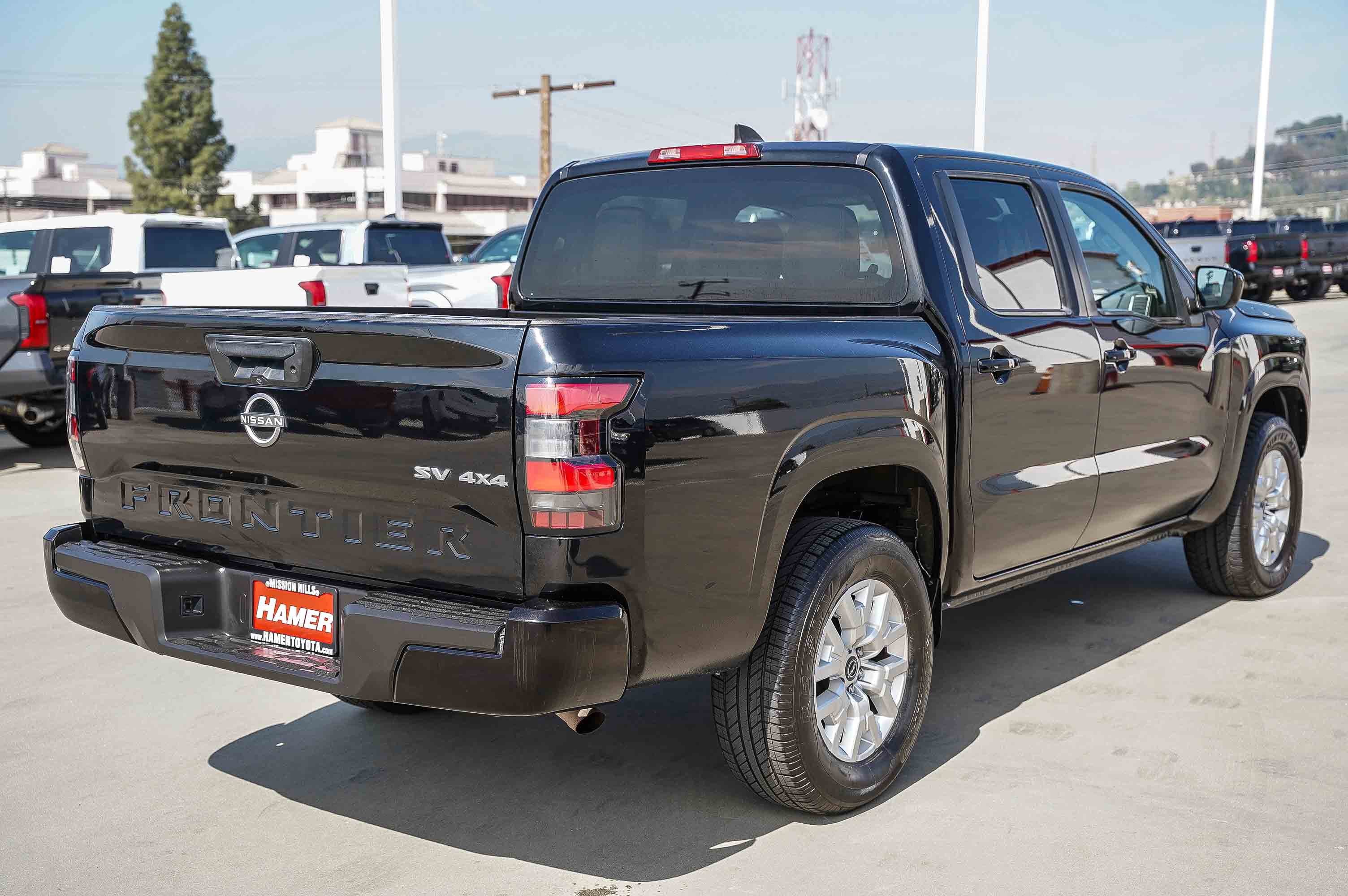Used 2023 Nissan Frontier SV image 12