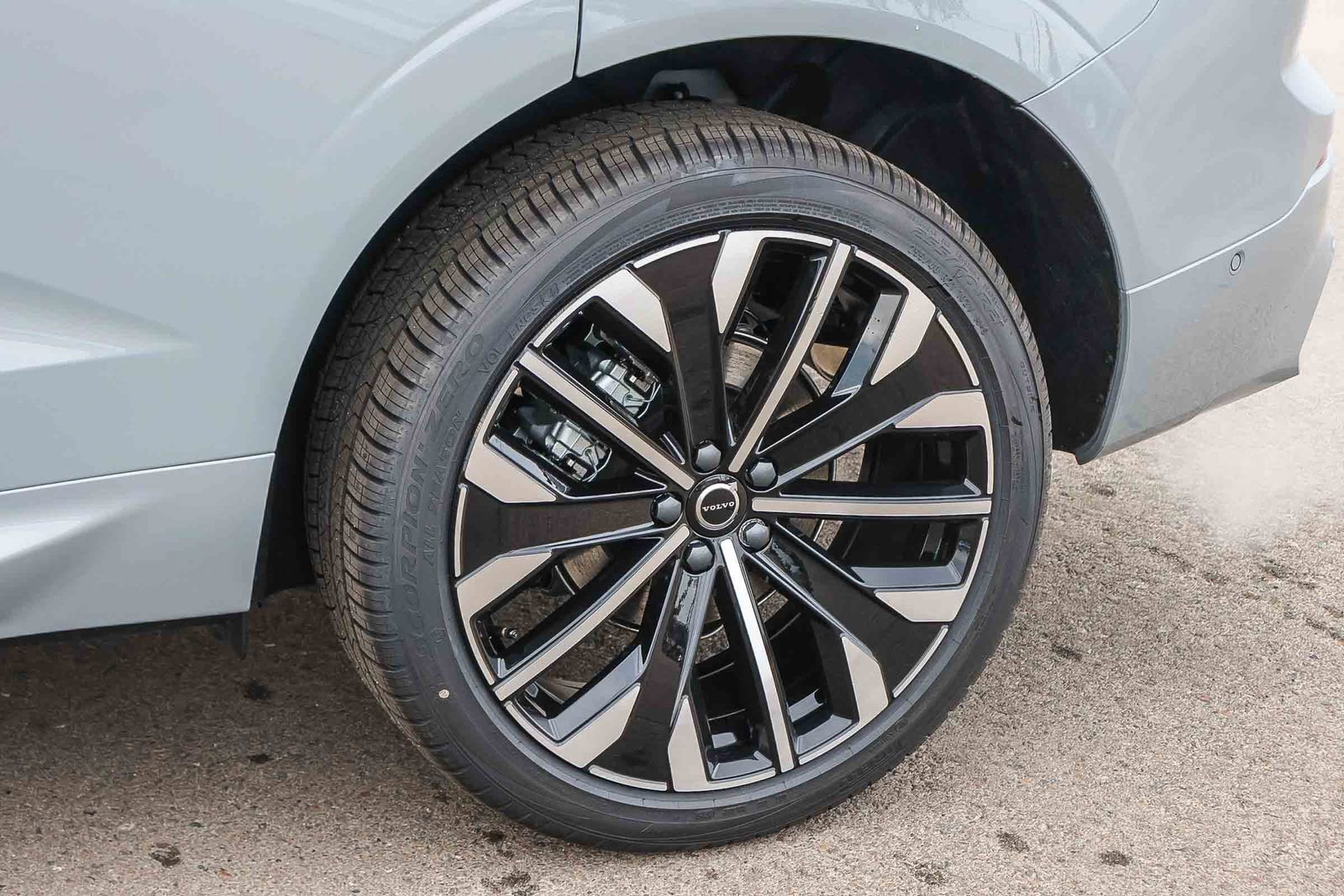 New 2026 Volvo XC60 B5 Ultra w/ Protection Package Premier image 10