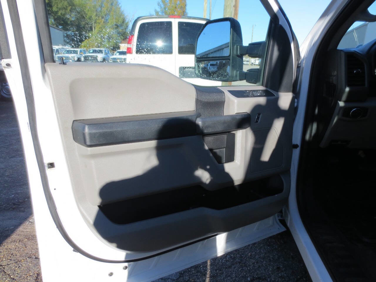 Used 2018 Ford F350 XL w/ Power Equipment Group RWD image 8