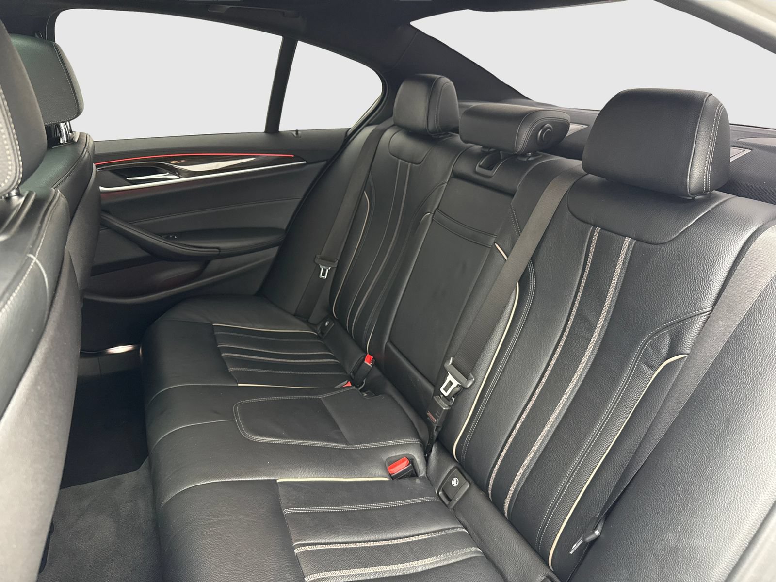 Used 2018 BMW 530i RWD image 36