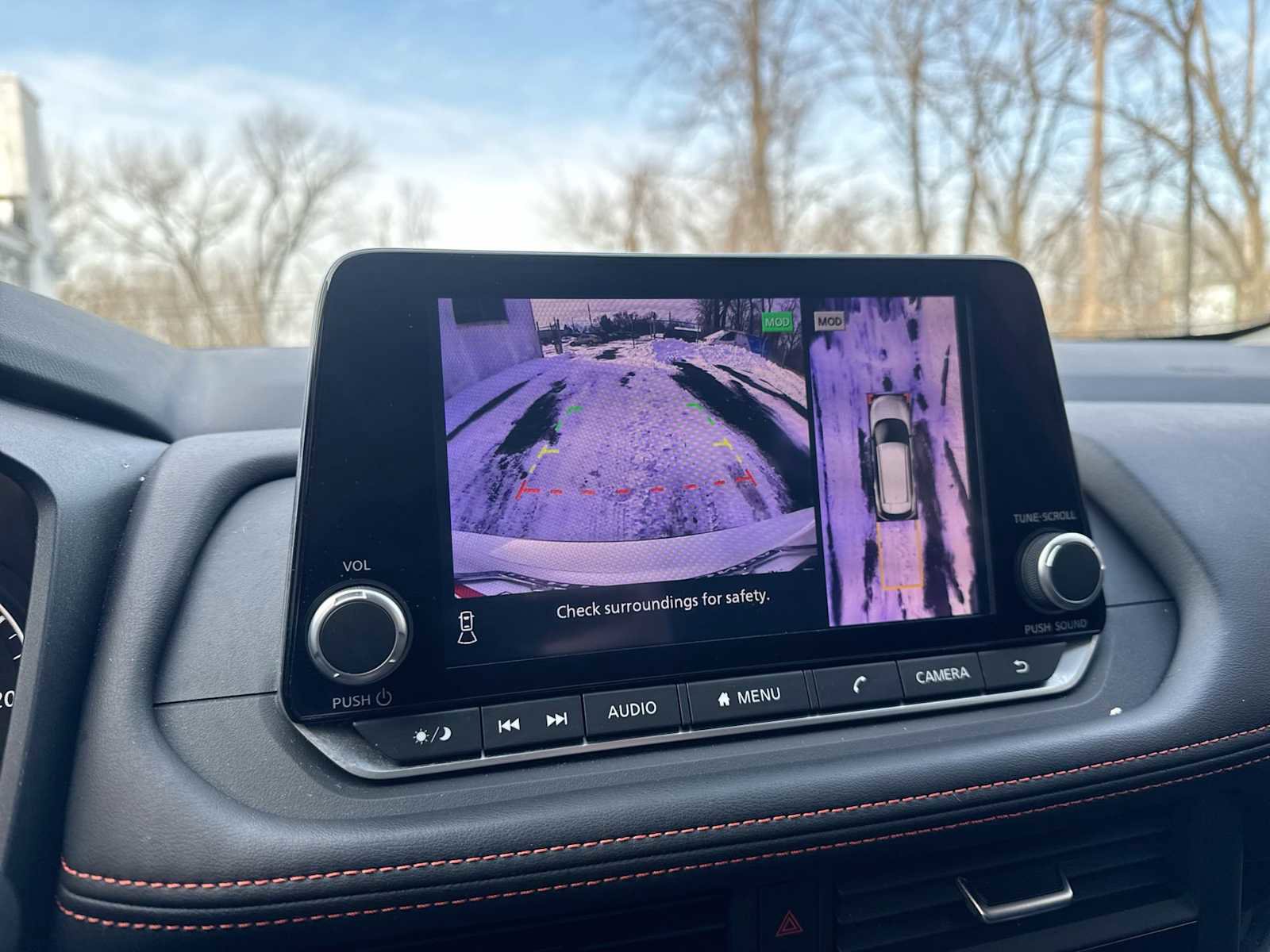 Used 2025 Nissan Rogue SV w/ Rock Creek Premium Package image 28