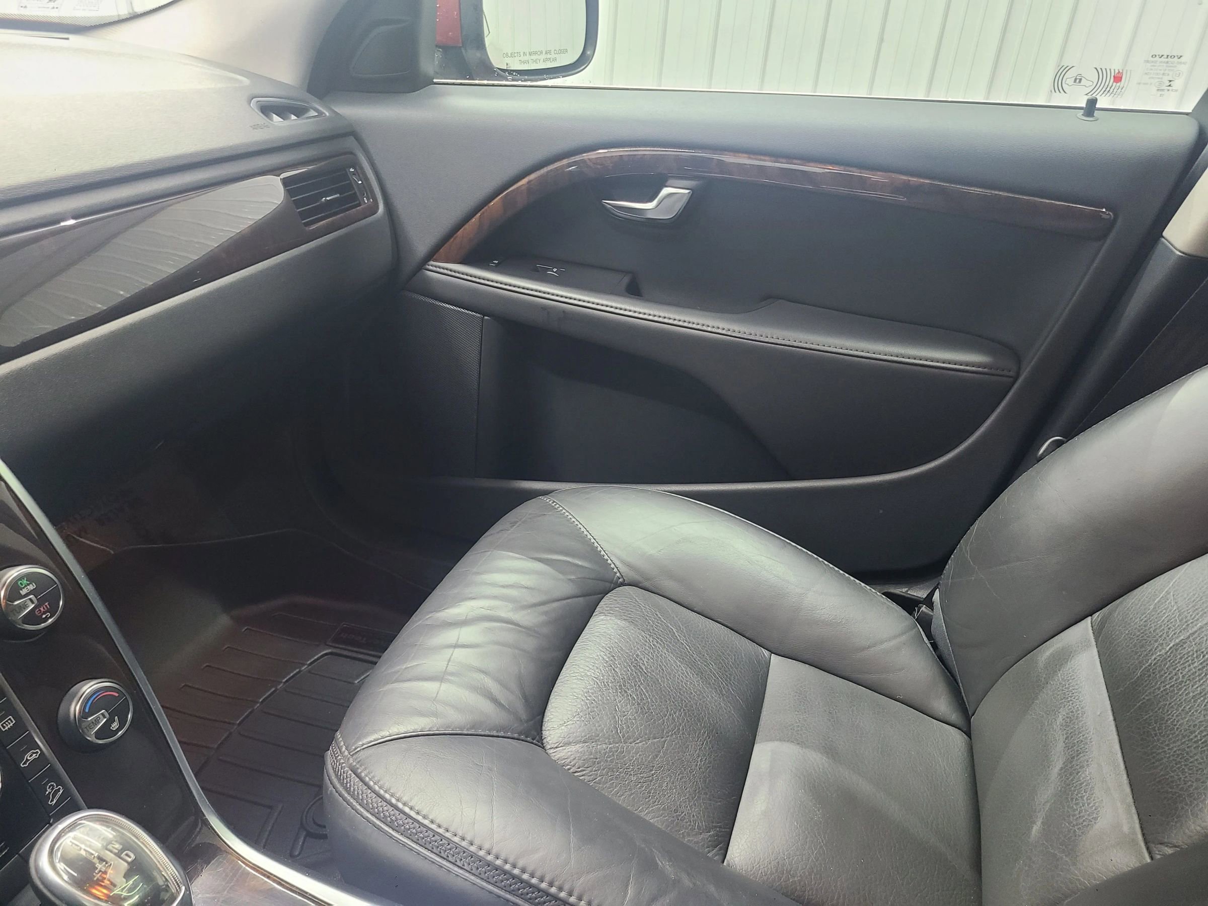 Used 2013 Volvo XC70 3.2 image 25