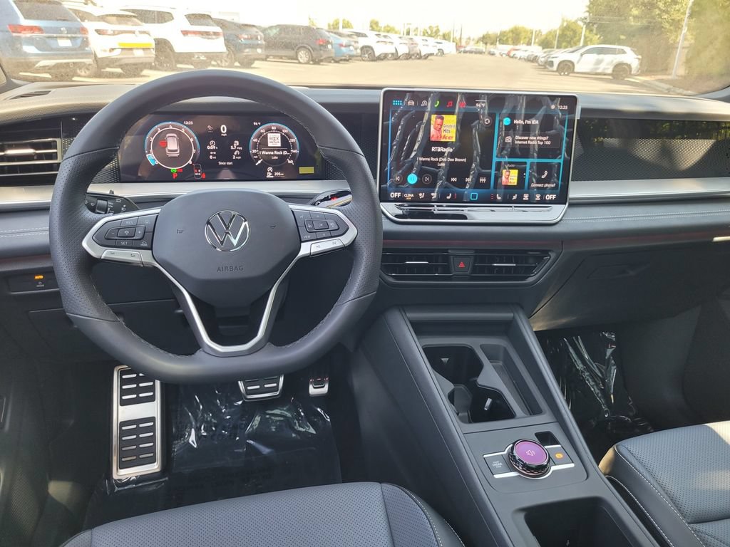New 2026 Volkswagen Tiguan SE R-Line FWD image 18