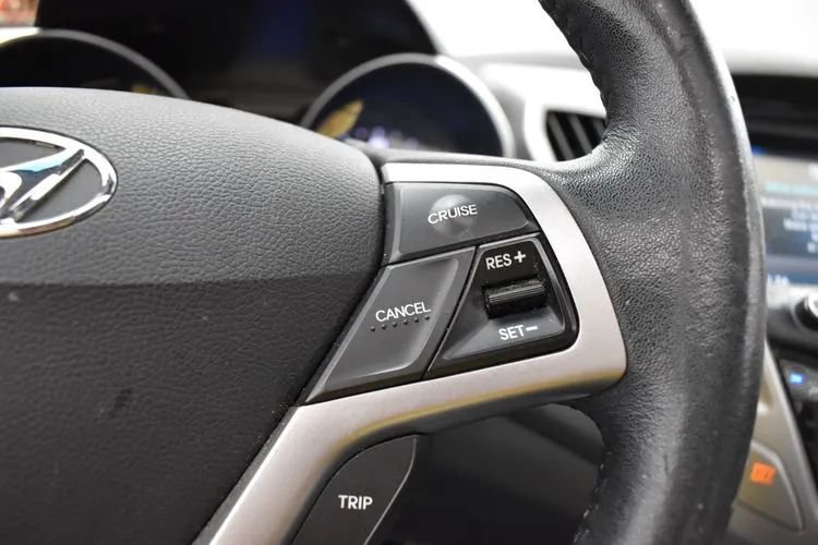 Used 2013 Hyundai Veloster w/ Style Pkg FWD image 23