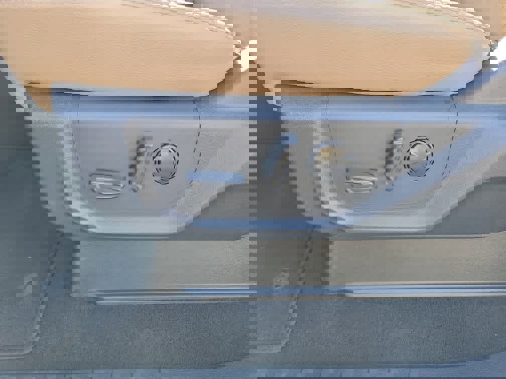 Used 2022 Ford F250 Lariat w/ Chrome Package image 22