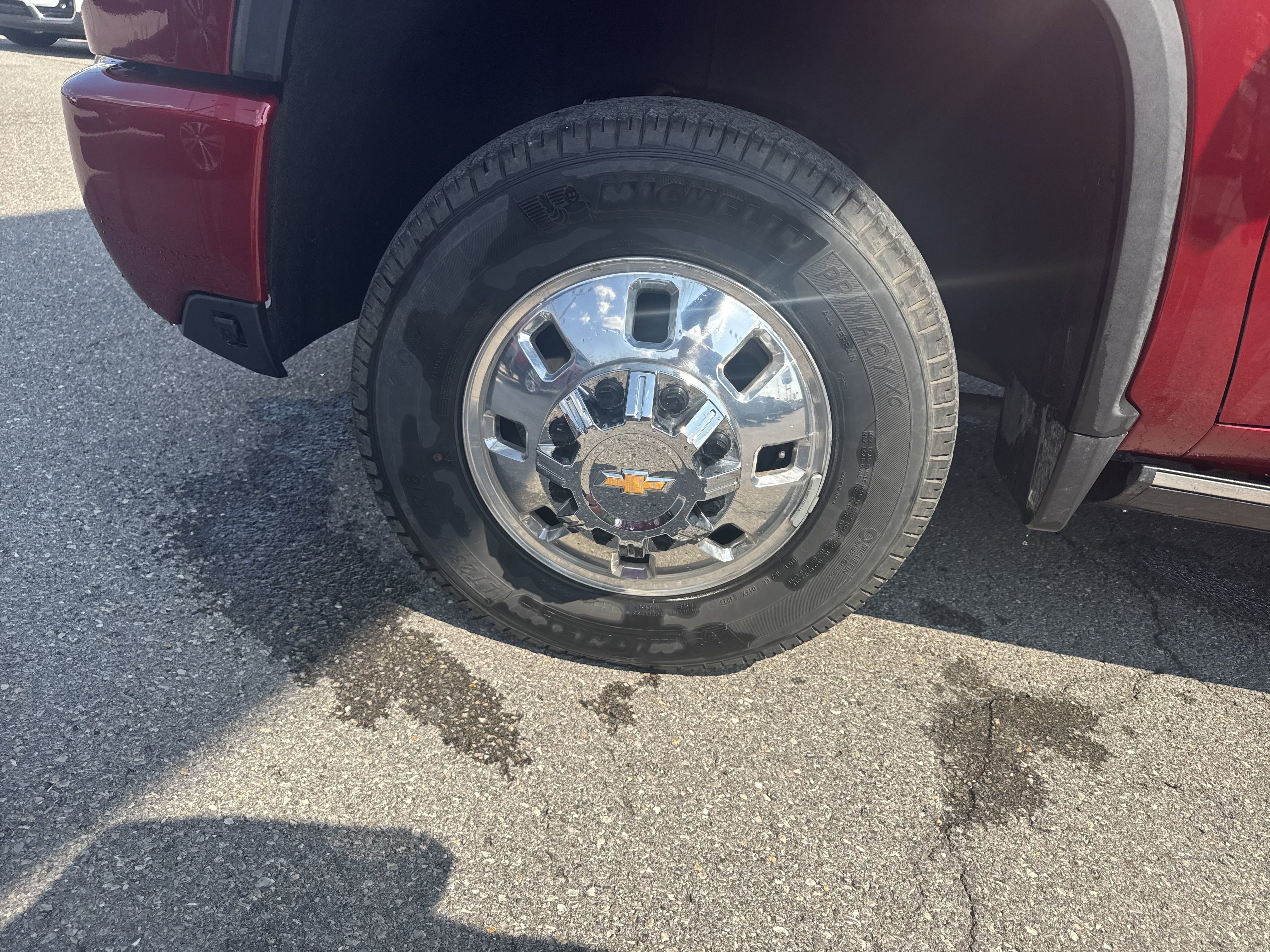 Used 2024 Chevrolet Silverado 3500 High Country w/ High Country Premium Package image 10