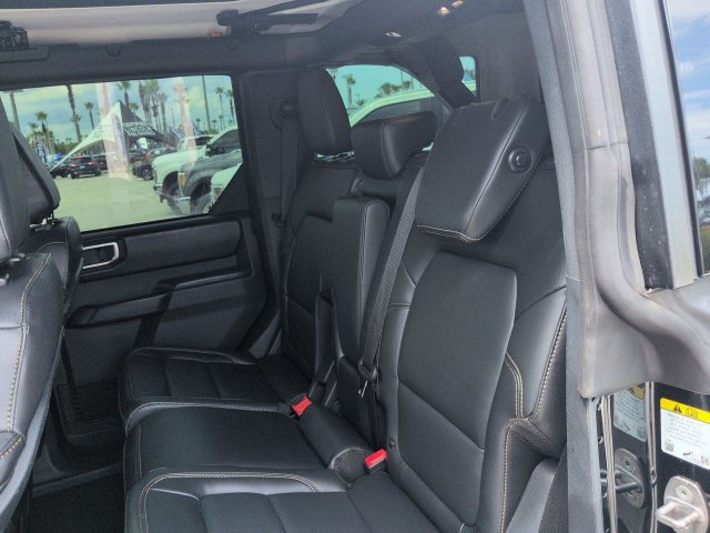Certified 2025 Ford Bronco Badlands w/ Sasquatch Package AWD/4WD image 13