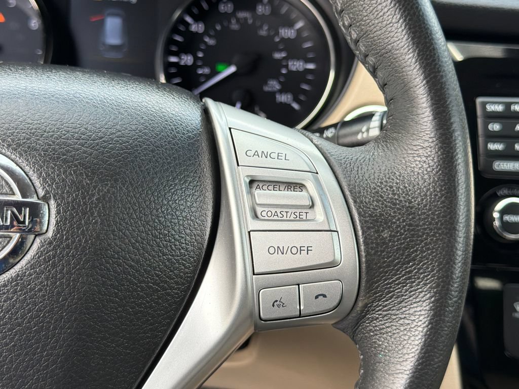 Used 2016 Nissan Rogue SL AWD/4WD image 27