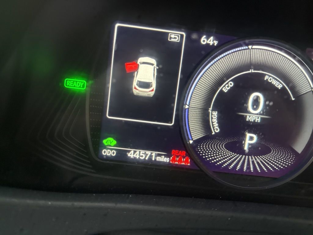 Used 2023 Lexus UX 250h 250h Premium w/ Accessory Package (Z2) image 17