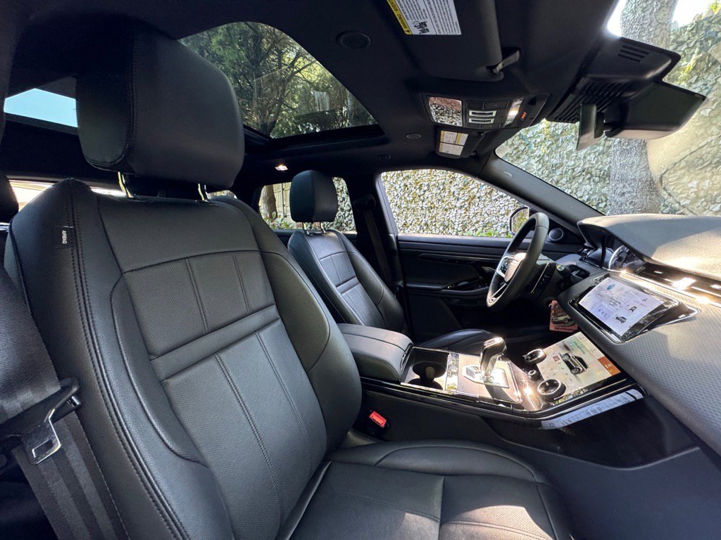 Used 2023 Land Rover Range Rover Evoque R-Dynamic S image 24