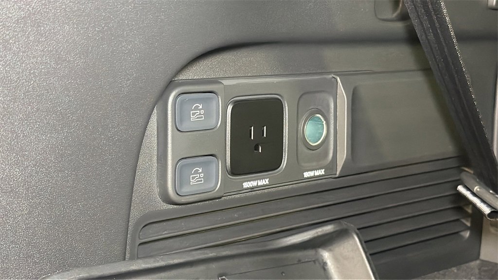 Used 2022 Rivian R1S Launch Edition image 19