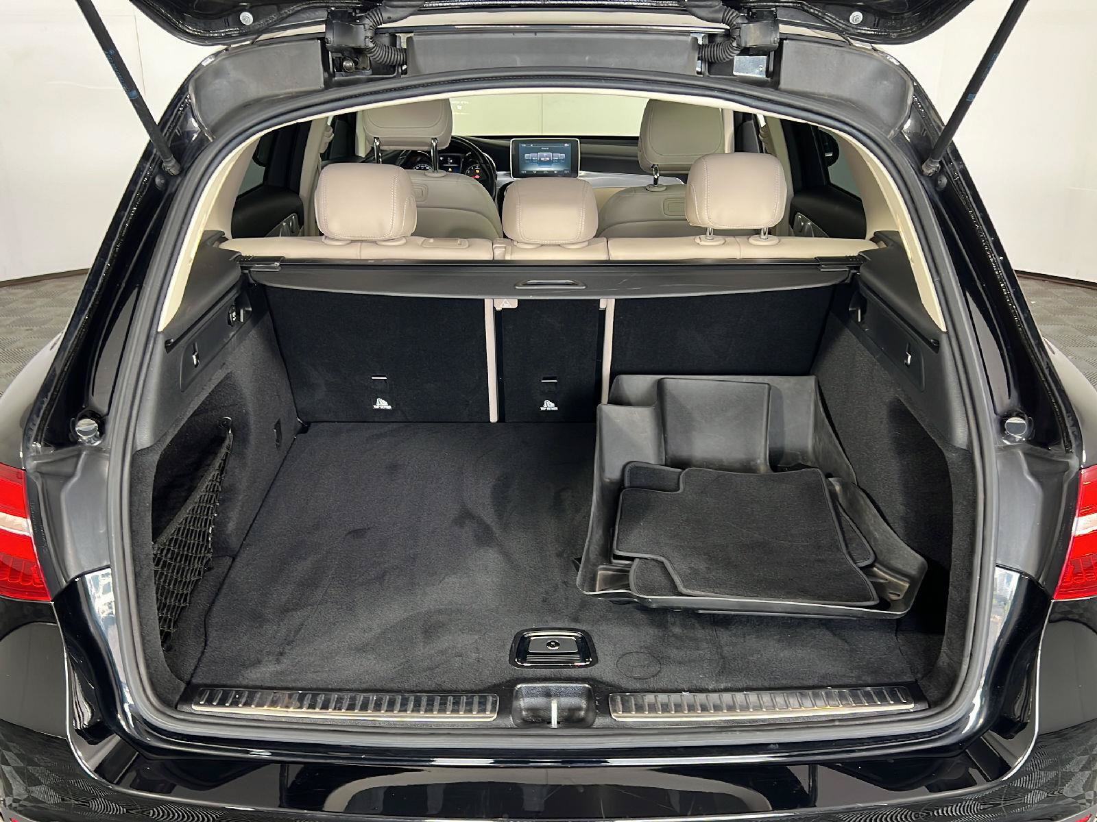Used 2019 Mercedes-Benz GLC 300 4MATIC image 22