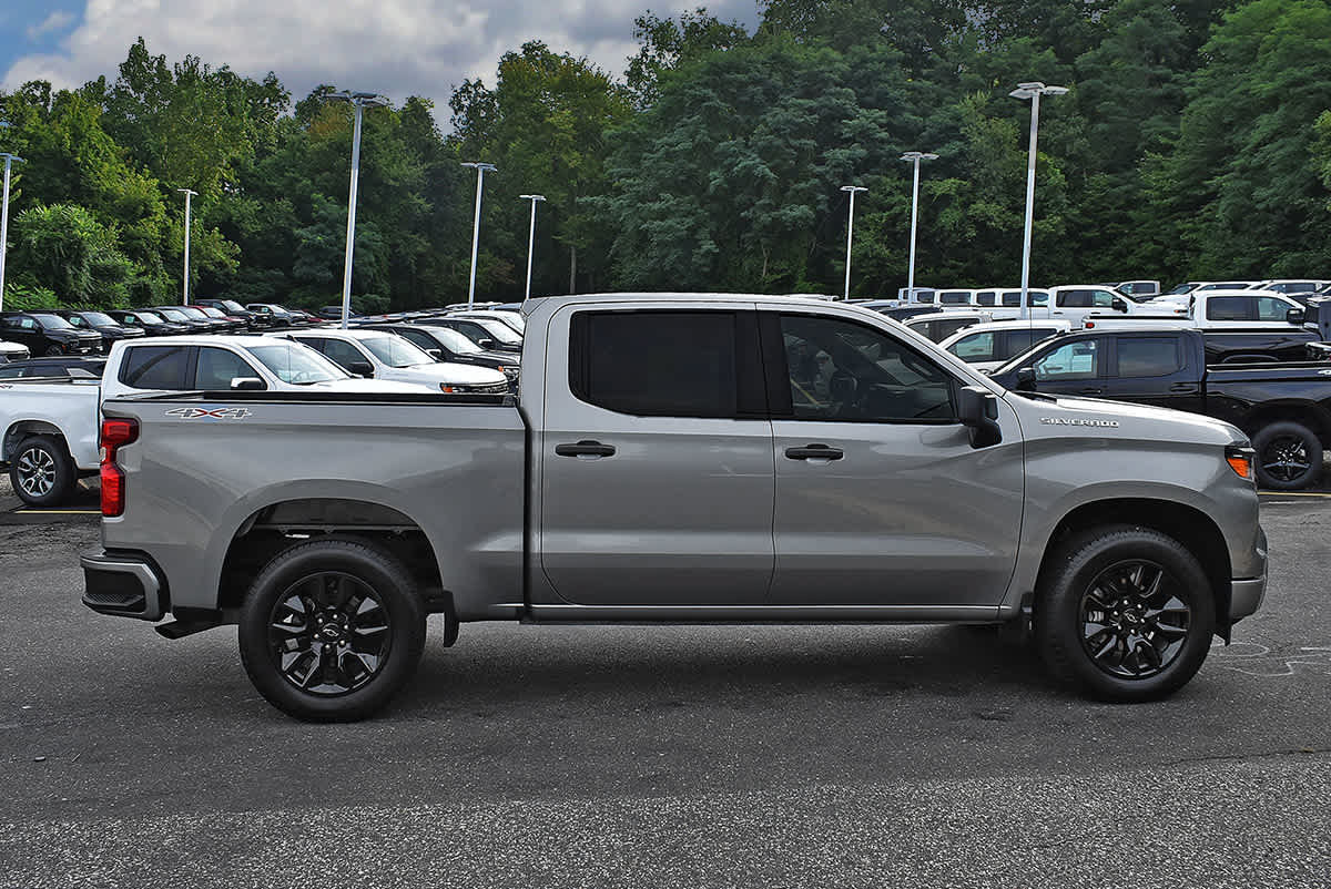 Used 2023 Chevrolet Silverado 1500 Custom AWD/4WD image 6