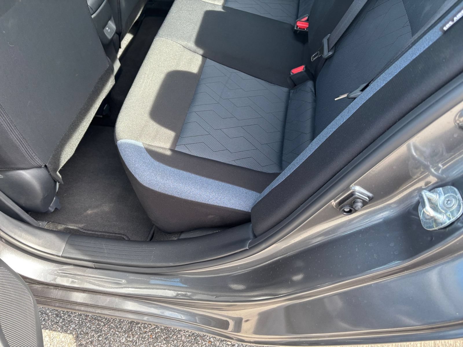 Used 2025 Nissan Versa SV FWD image 23
