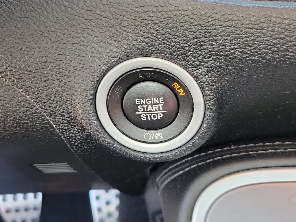 Used 2022 Dodge Challenger R/T w/ Driver Convenience Group RWD image 24