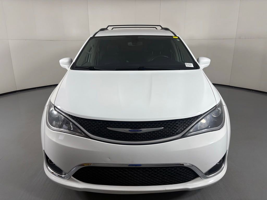 Used 2019 Chrysler Pacifica Touring-L image 3