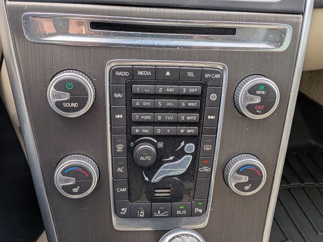 Used 2016 Volvo XC60 T6 Platinum w/ Protection Package AWD/4WD image 24