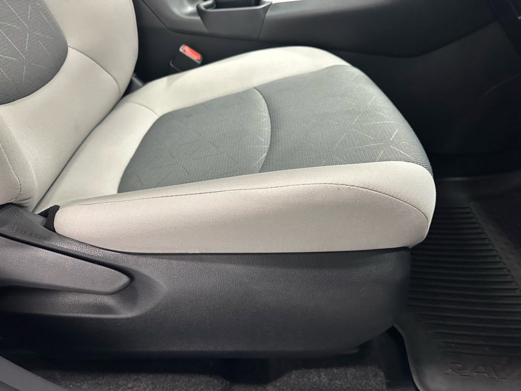 Used 2025 Toyota RAV4 XLE w/ Convenience Package image 57