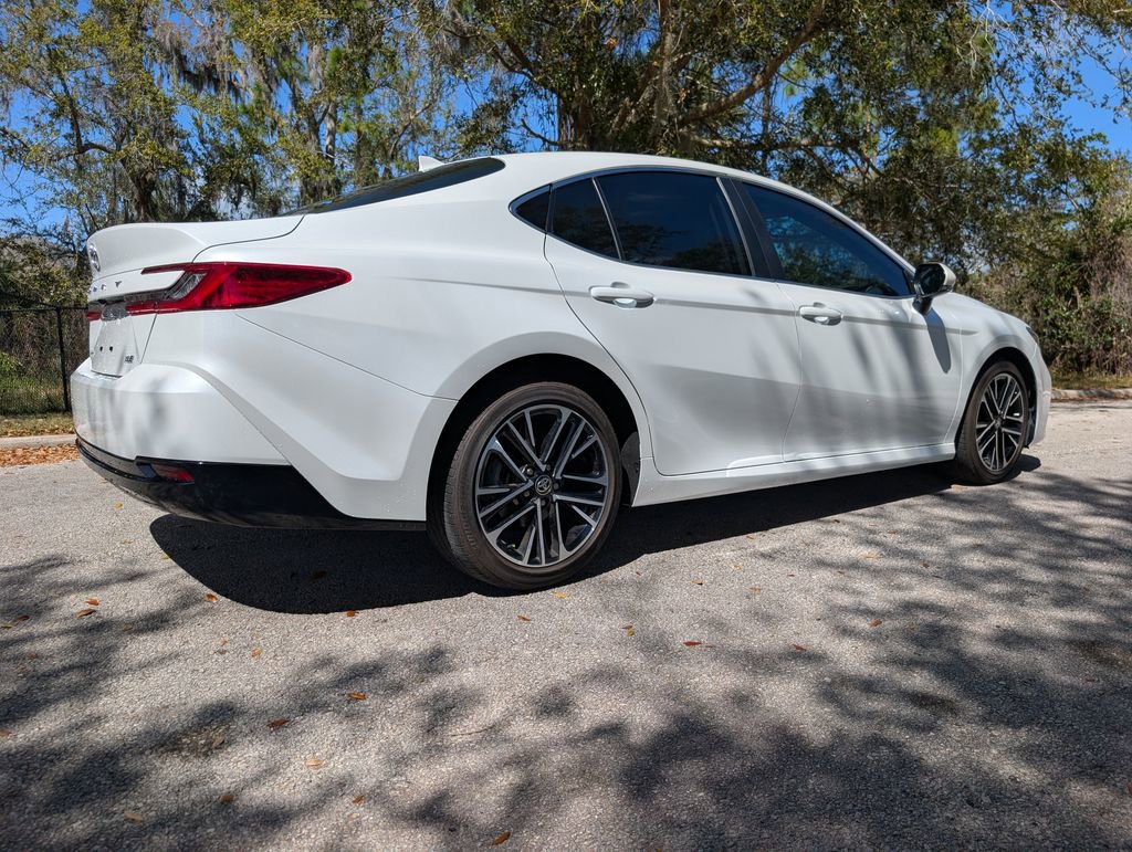 Used 2025 Toyota Camry XLE image 9