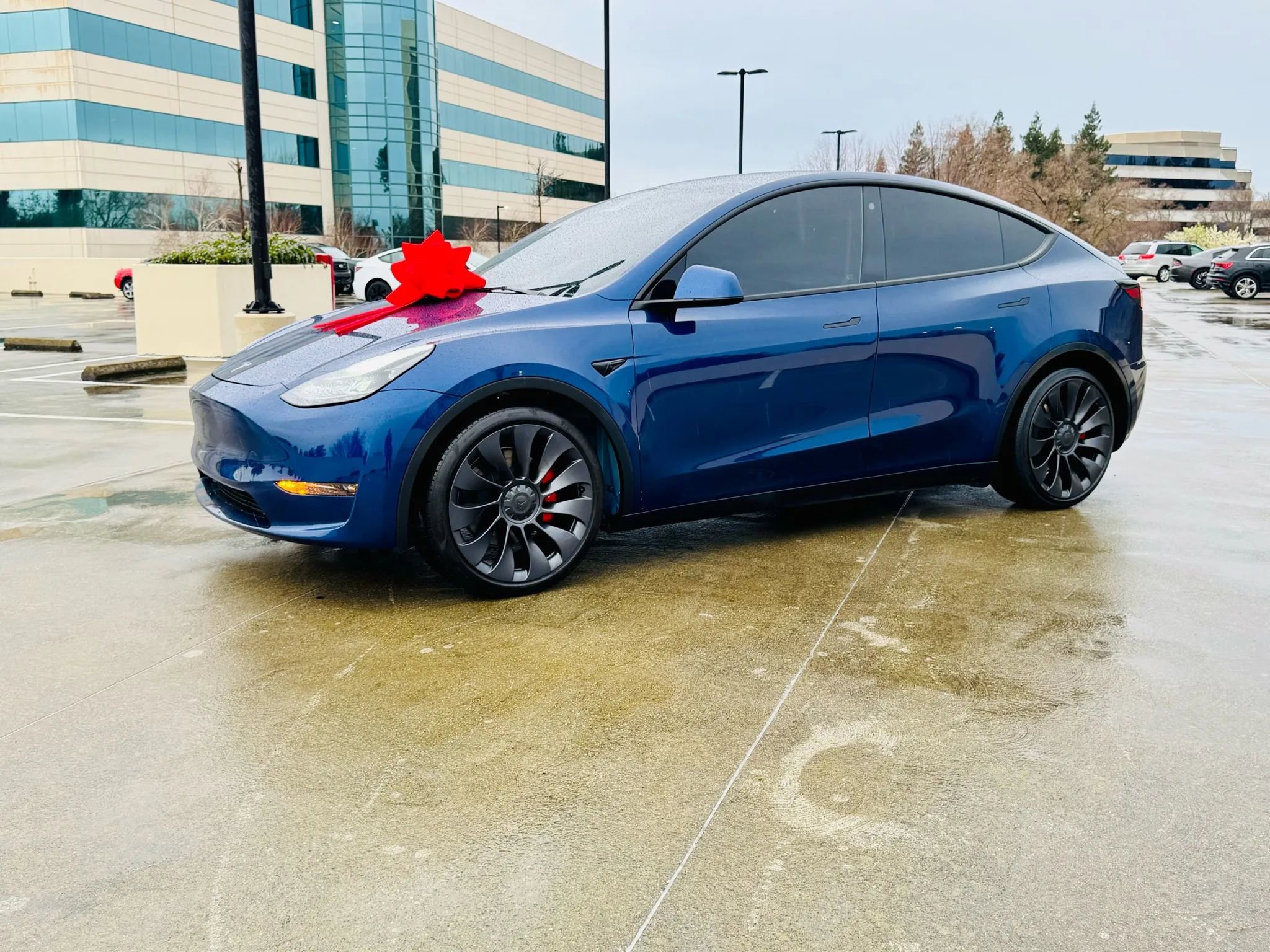 Used 2023 Tesla Model Y Performance image 9