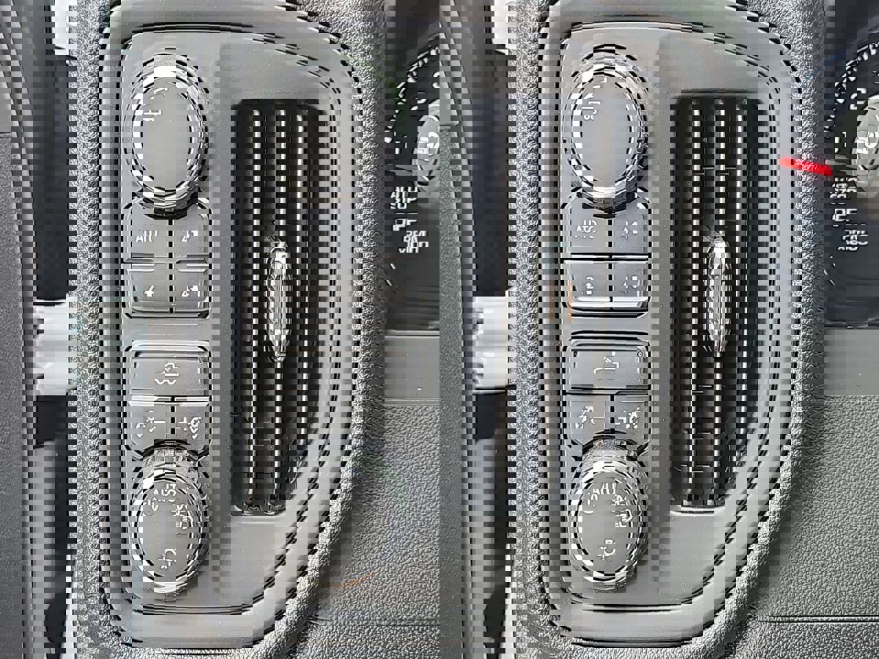 New 2026 Chevrolet Silverado 1500 Custom Trail Boss w/ LPO, Dark Essentials Package image 23