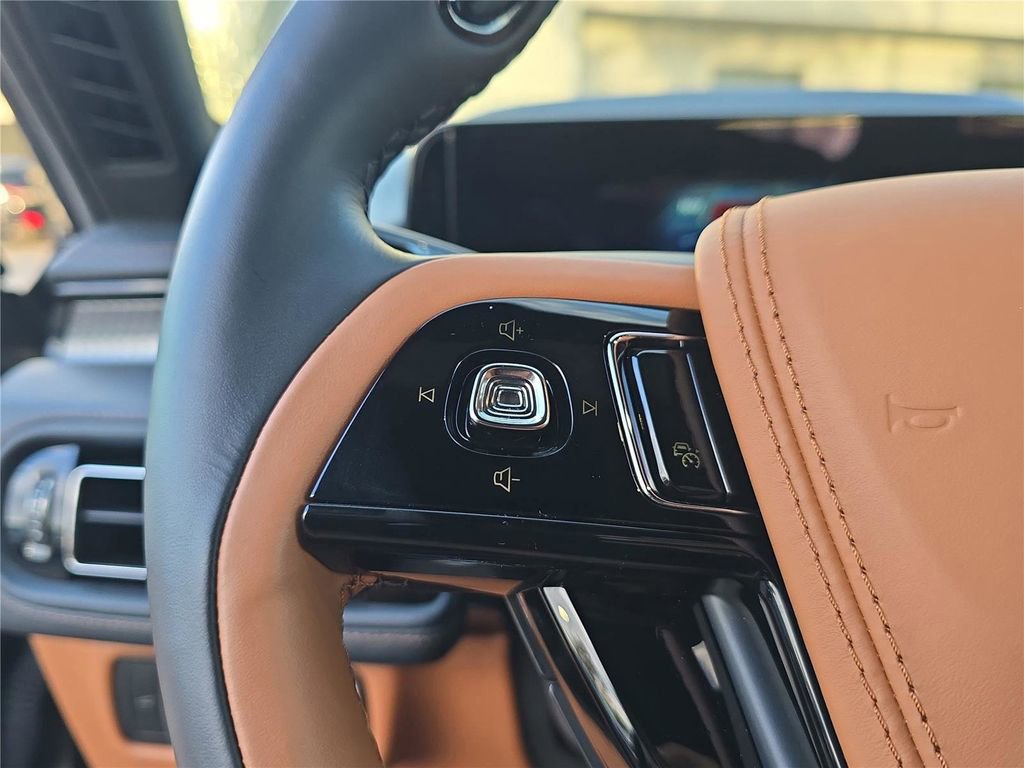 Used 2025 Lincoln Aviator Black Label image 27