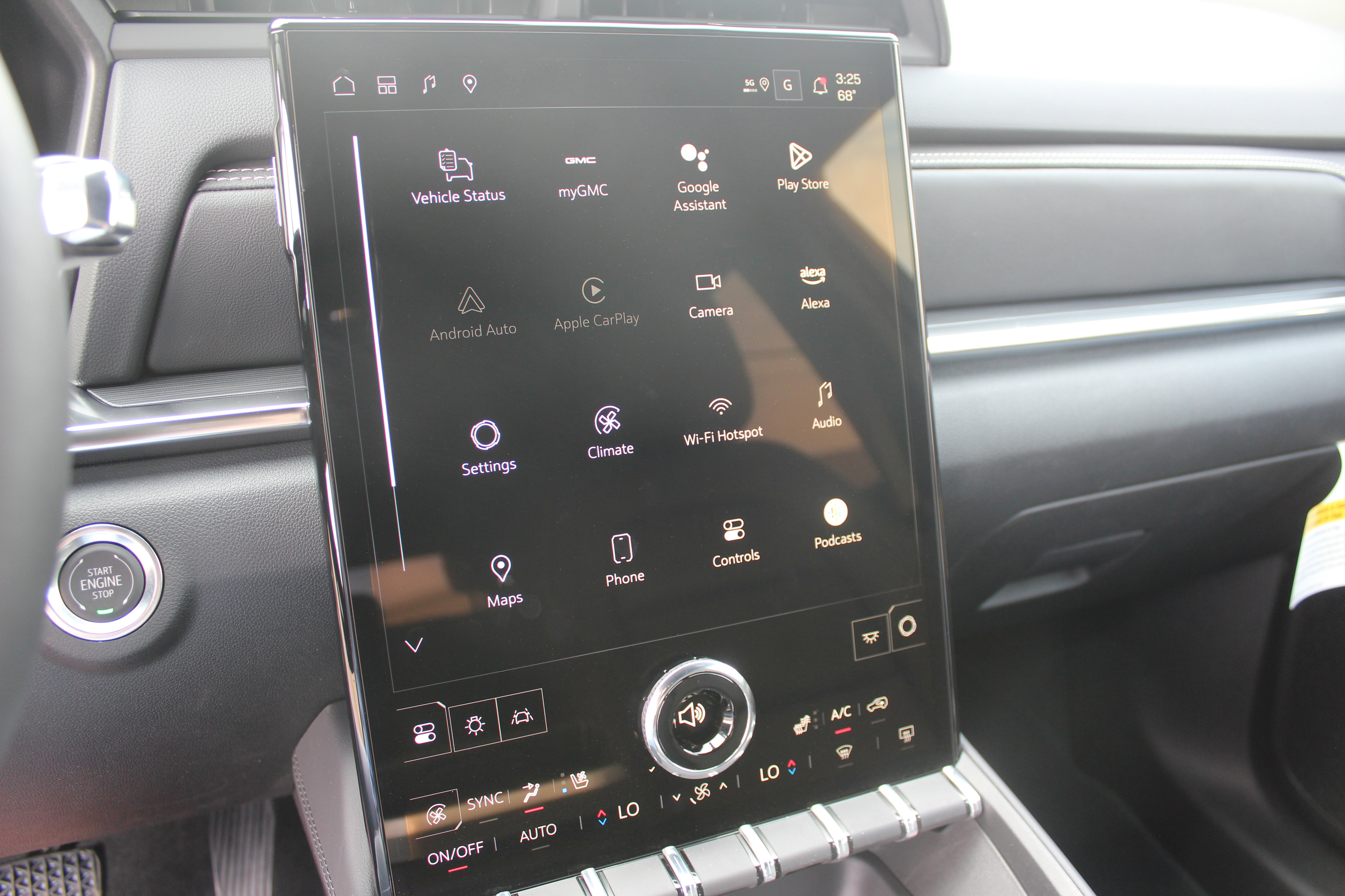 New 2025 GMC Terrain Elevation w/ Elevation Premium Package image 29