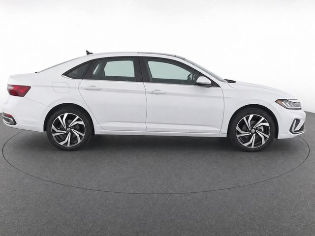Used 2025 Volkswagen Jetta SEL FWD image 7