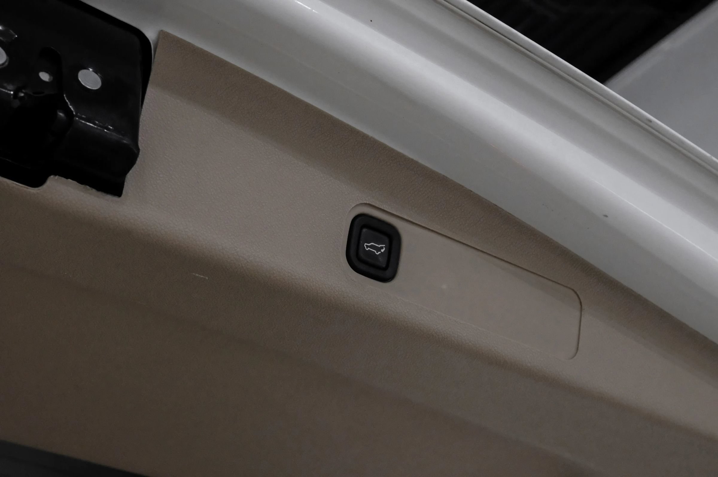 Used 2013 Chevrolet Tahoe LTZ RWD image 57