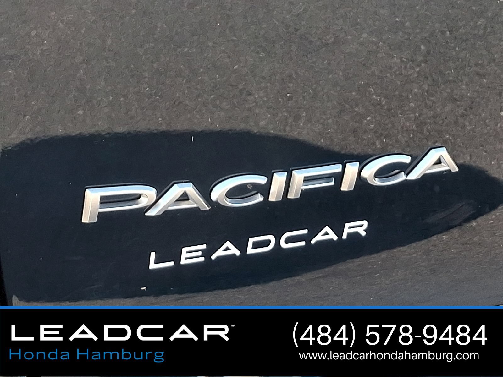 Used 2023 Chrysler Pacifica Pinnacle FWD image 30